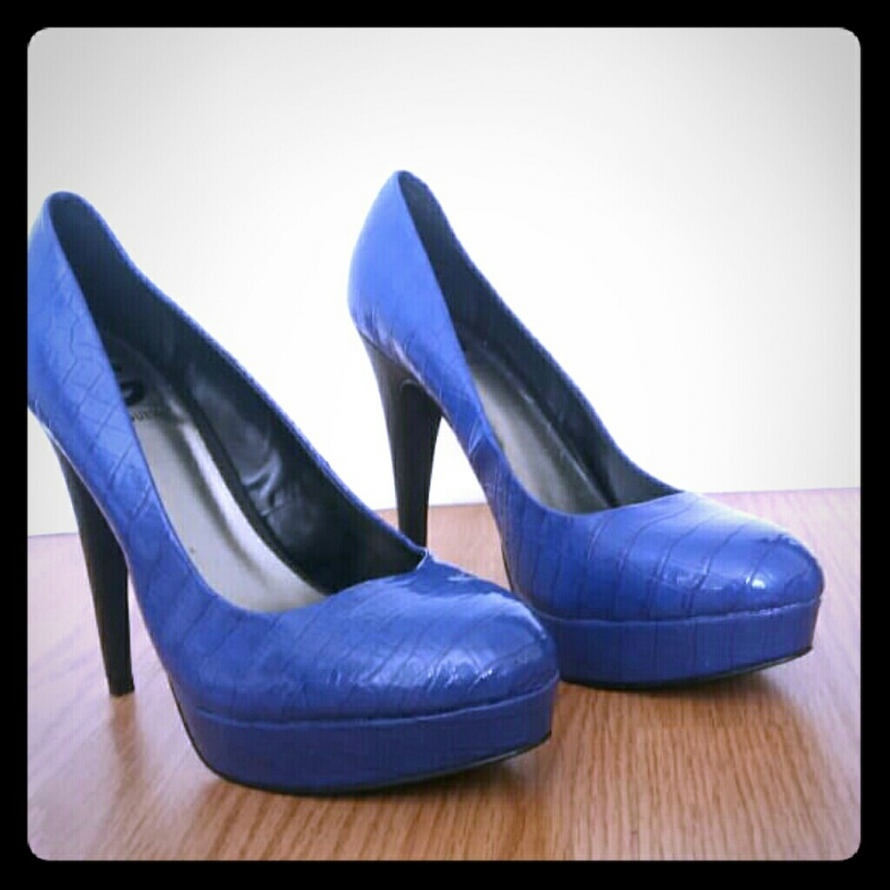 G by Guess Winna Platform Pump